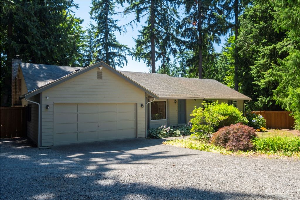 Photo of 15215 216th Avenue NE, Woodinville, WA 98077 (MLS # 2137463)