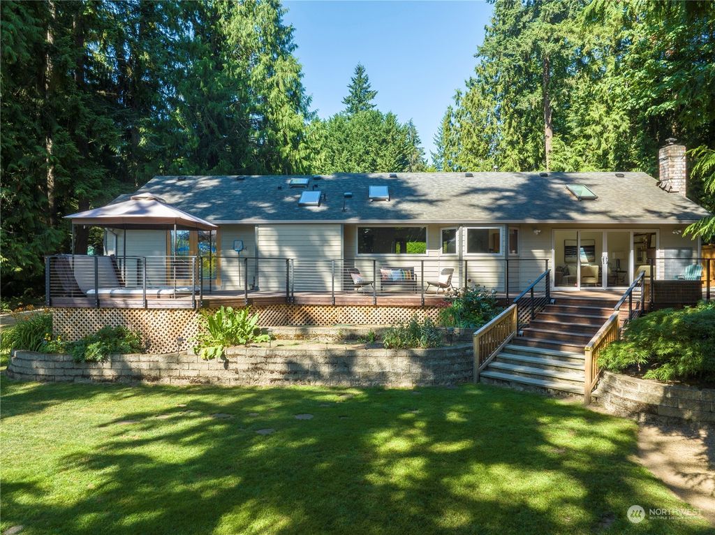 Photo of 15215 216th Avenue NE, Woodinville, WA 98077 (MLS # 2137463)