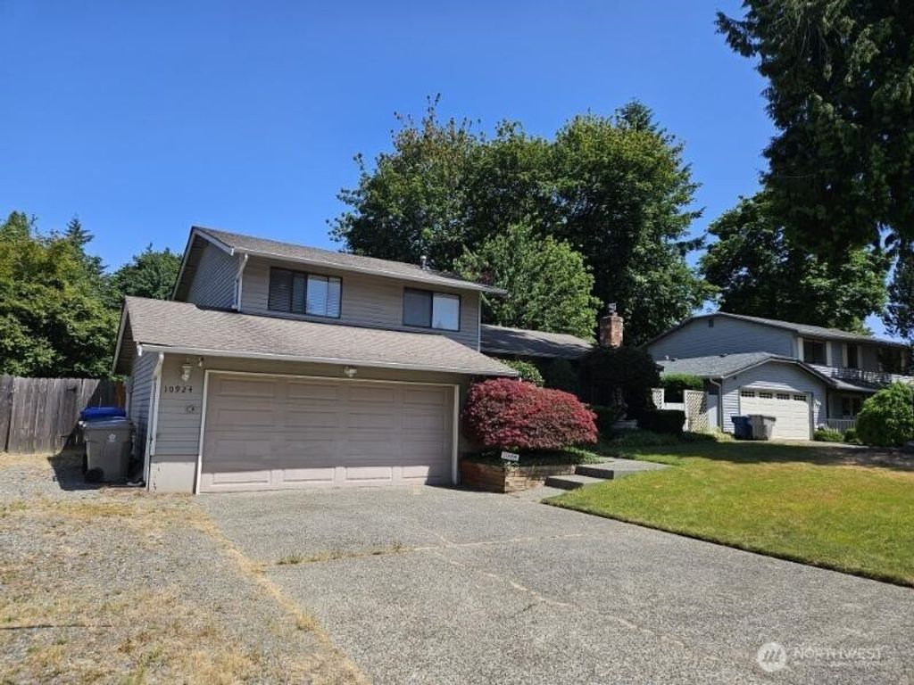 Photo of 10924 SE 183rd Court, Renton, WA 98055 (MLS # 2396332)
