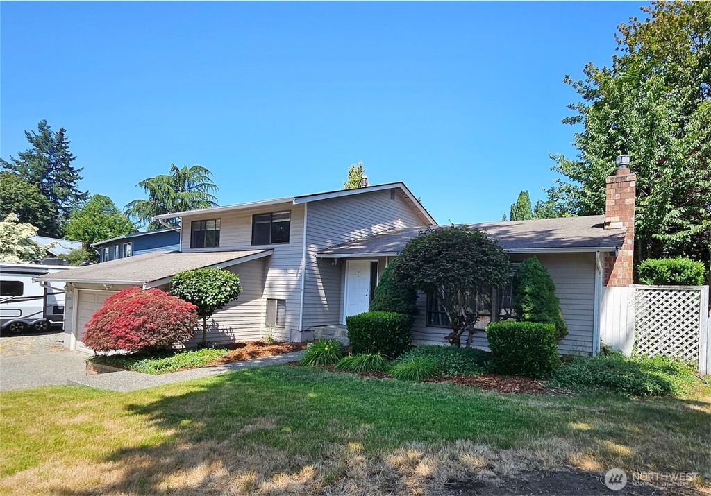 Photo of 10924 SE 183rd Court, Renton, WA 98055 (MLS # 2396332)