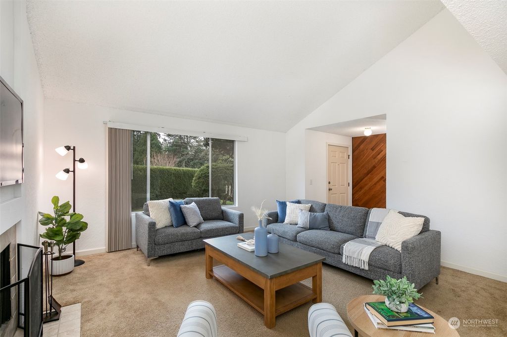 Photo of 11130 127th Place NE, Kirkland, WA 98033 (MLS # 2204453)