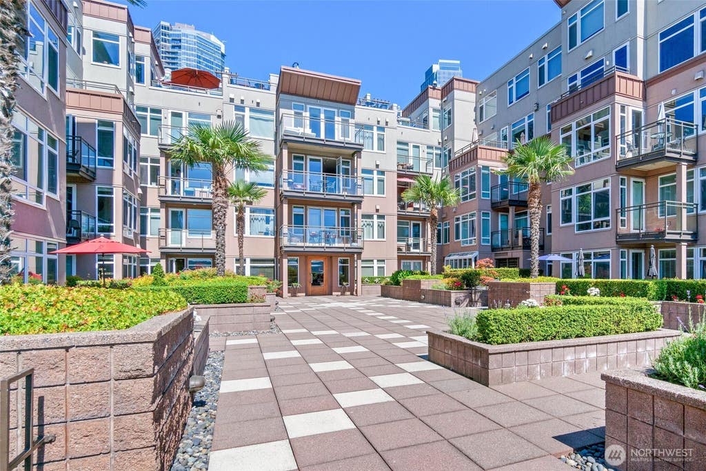 Photo of 2000 Alaskan Way #543, Seattle, WA 98121 (MLS # 2558185)