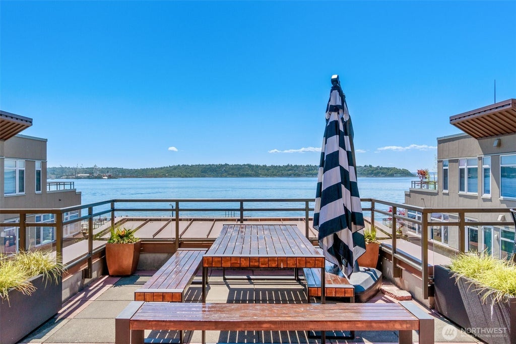 Photo of 2000 Alaskan Way #543, Seattle, WA 98121 (MLS # 2558185)