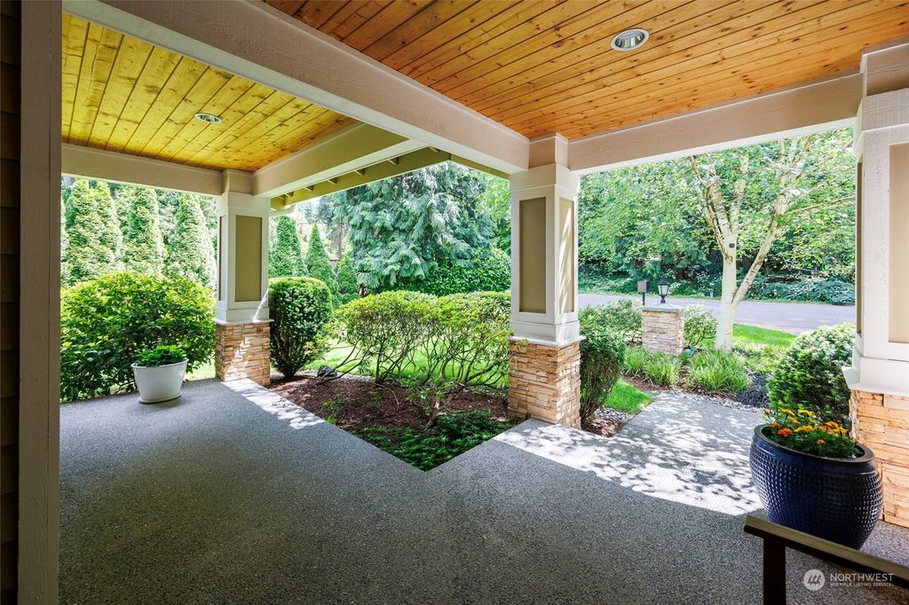 Photo of 7830 NE 165th Street, Kenmore, WA 98028 (MLS # 2249983)