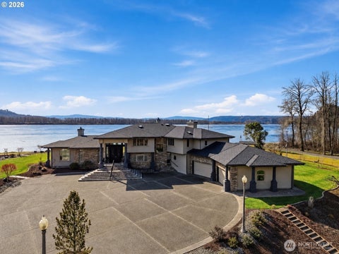 Photo of 266 Columbia Point Road, Longview, WA 98632 (MLS # 2475219)