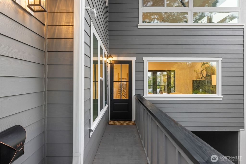 Photo of 1014 4th Avenue N, Seattle, WA 98109 (MLS # 2455774)