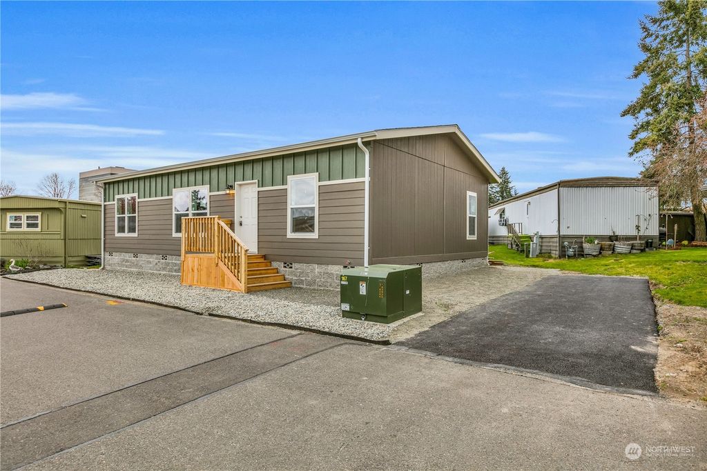Photo of 3234 S 182nd Street #154, SeaTac, WA 98188 (MLS # 2224930)