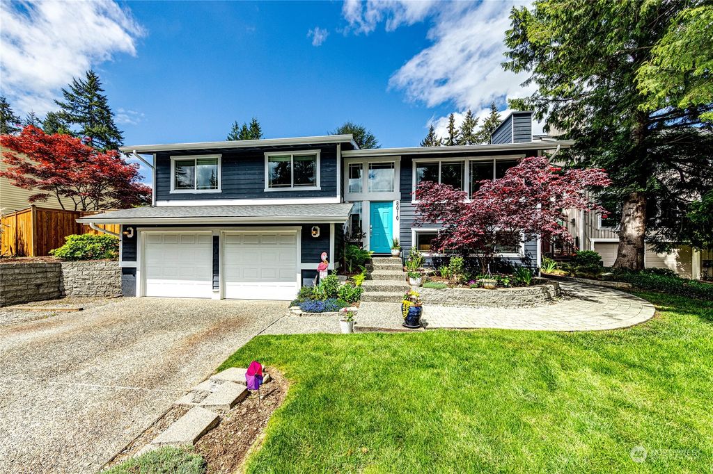 Photo of 8010 NE 140th Place, Kirkland, WA 98034 (MLS # 2230297)