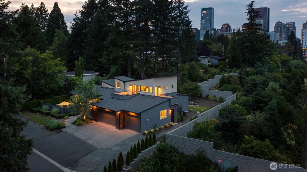 Photo of 11116 SE 4th Street, Bellevue, WA 98004 (MLS # 2436346)