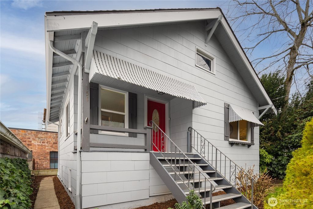 Photo of 151 77th Street N, Seattle, WA 98103 (MLS # 2454388)