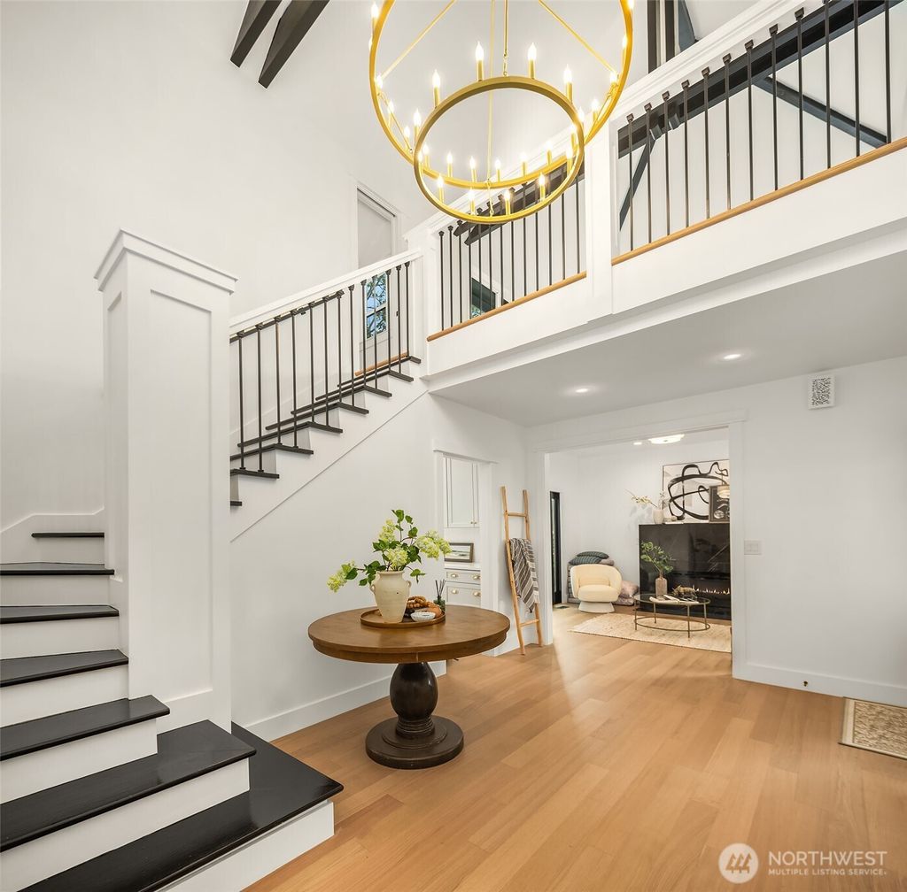 Photo of 1014 4th Avenue N, Seattle, WA 98109 (MLS # 2521998)