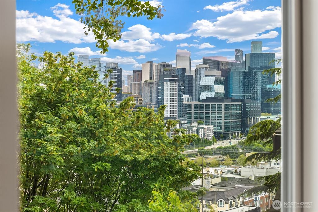 Photo of 1014 4th Avenue N, Seattle, WA 98109 (MLS # 2521998)