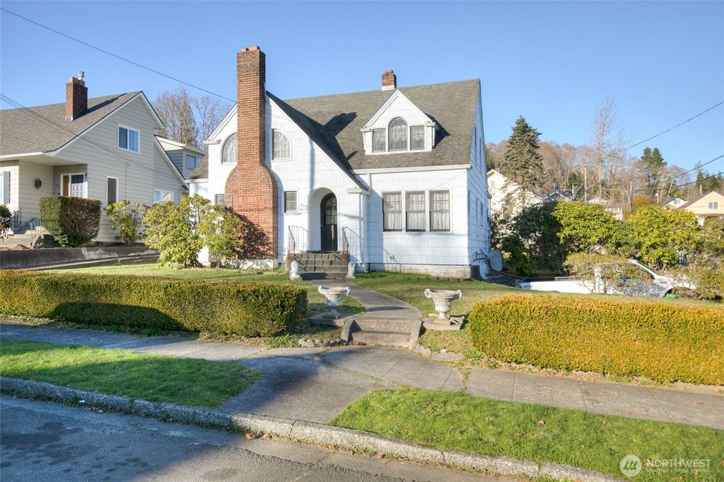 Photo of 1700 W 6th Street, Aberdeen, WA 98520 (MLS # 2470968)