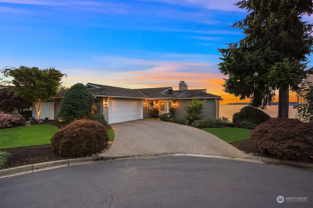 Photo of 165 S 293rd Street, Federal Way, WA 98003 (MLS # 2035315)