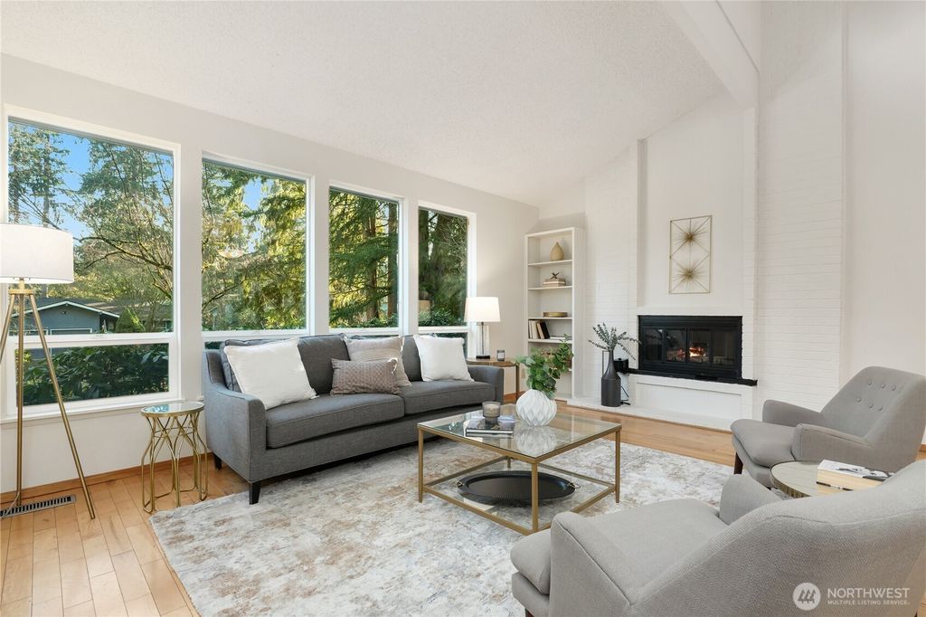 Photo of 2103 180th Court NE, Redmond, WA 98052 (MLS # 2470307)