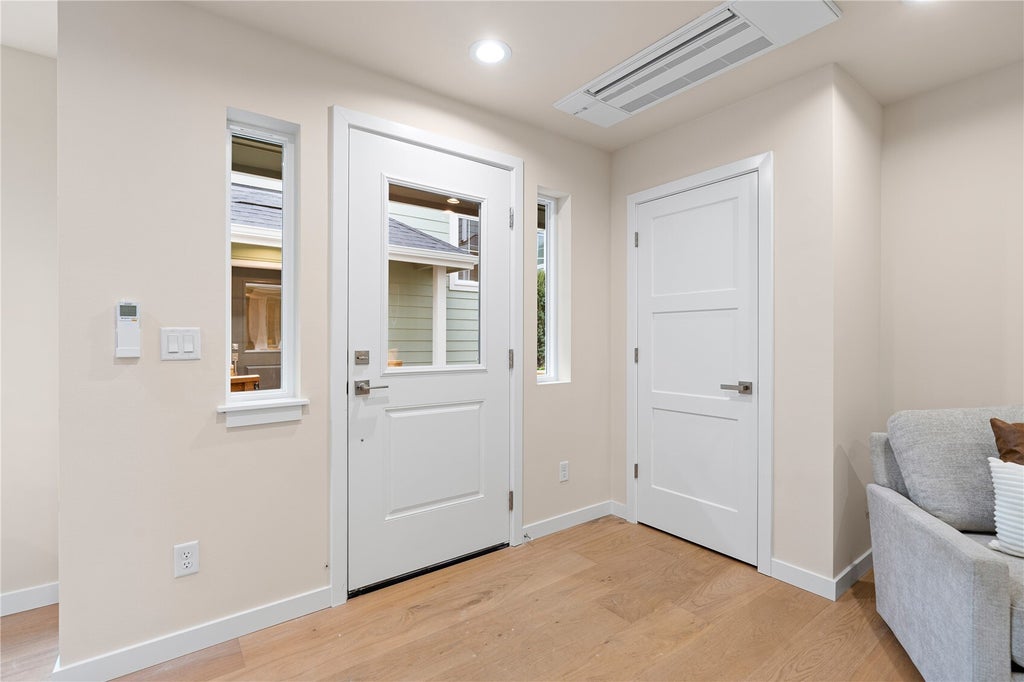 Photo of 5440 B 21st Avenue SW, Seattle, WA 98106 (MLS # 2598130)