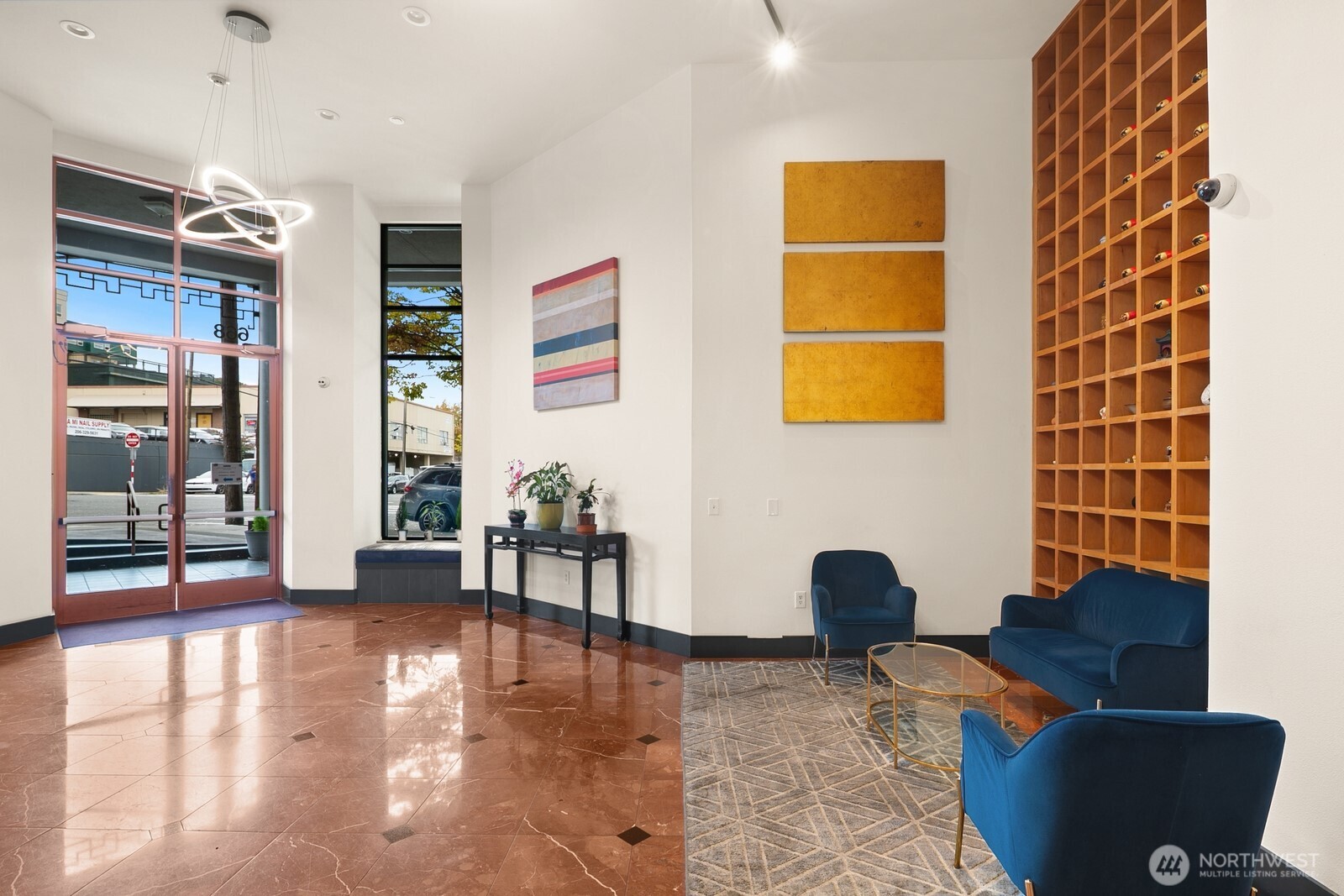 668 S Lane Street 711