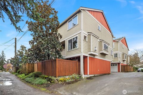 Photo of 12050 33rd Avenue NE #C, Seattle, WA 98125 (MLS # 2486913)