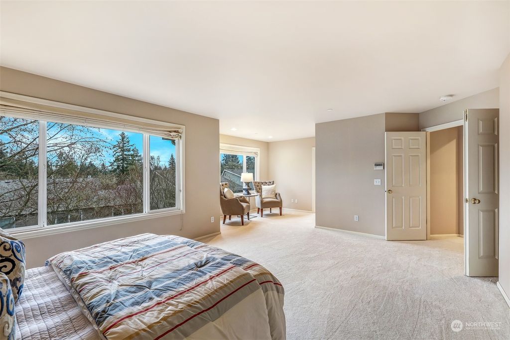Photo of 17416 NE 97th Way, Redmond, WA 98052 (MLS # 2327121)