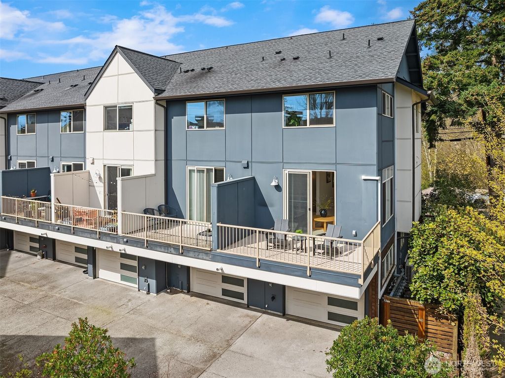 Photo of 4071 NE 50th Street, Seattle, WA 98105 (MLS # 2348304)