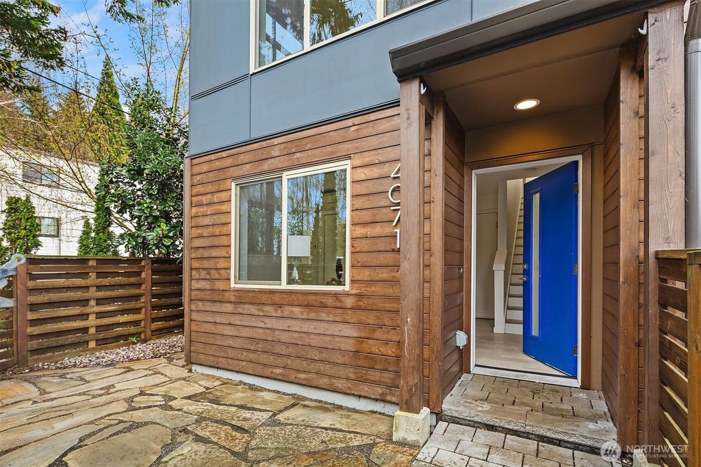 Photo of 4071 NE 50th Street, Seattle, WA 98105 (MLS # 2348304)