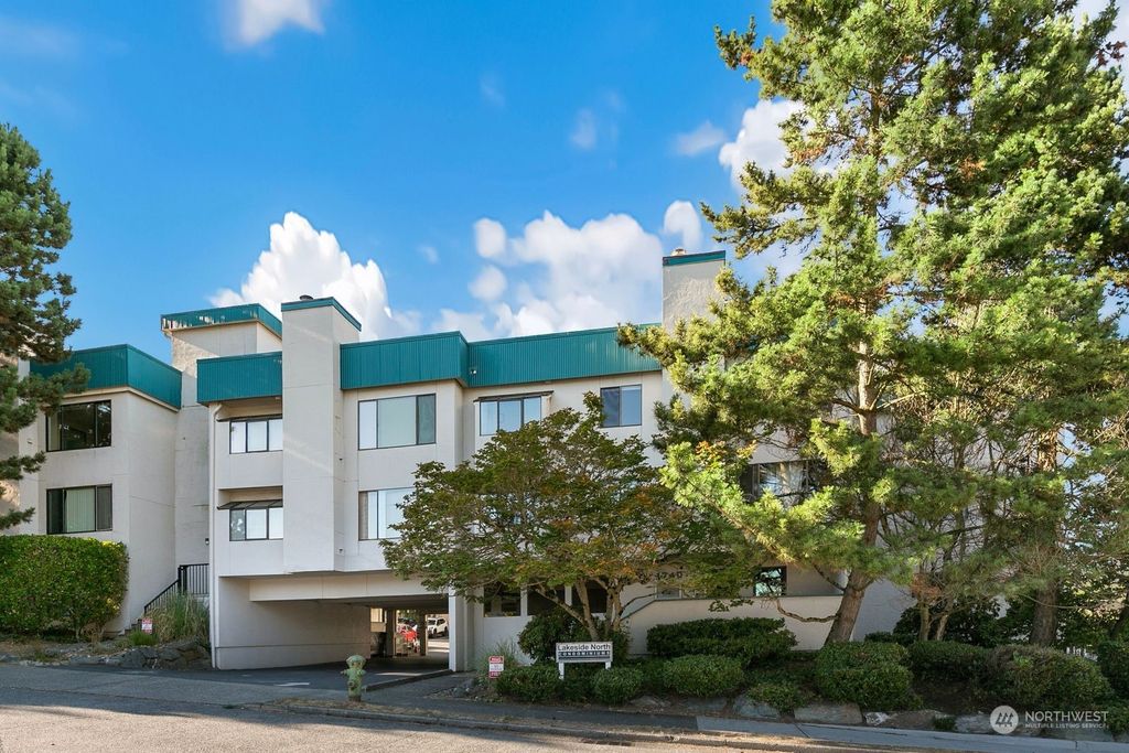 Photo of 1740 NE 86th Street #308, Seattle, WA 98115 (MLS # 2146205)