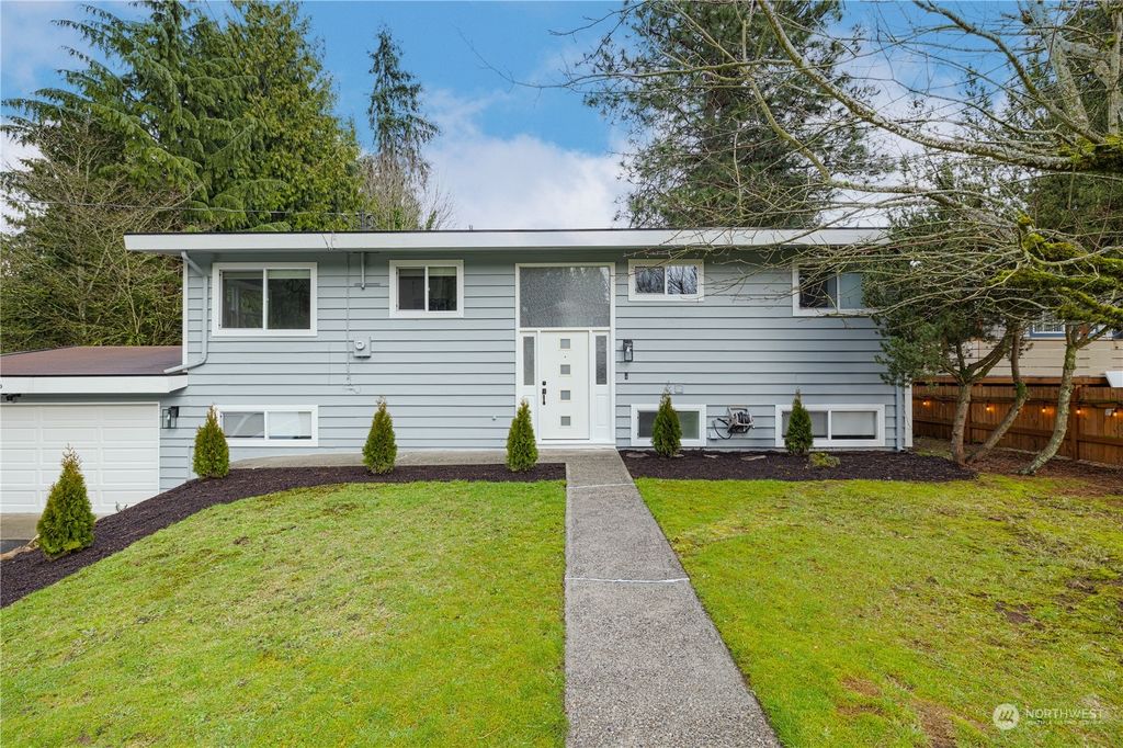 Photo of 16206 46th Avenue S, Tukwila, WA 98188 (MLS # 2206787)