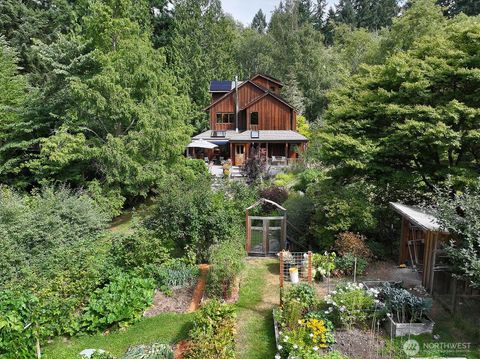 Photo of 3700 Redtail Lane, Clinton, WA 98236 (MLS # 2440282)