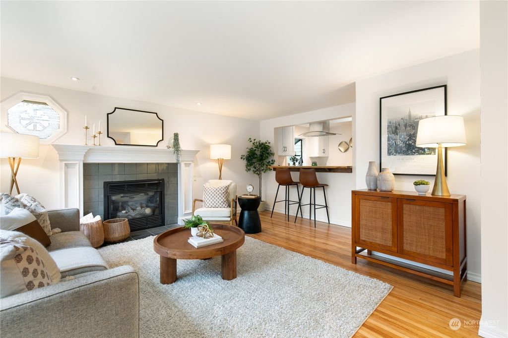 Photo of 14047 Wallingford Avenue N, Seattle, WA 98133 (MLS # 2312308)