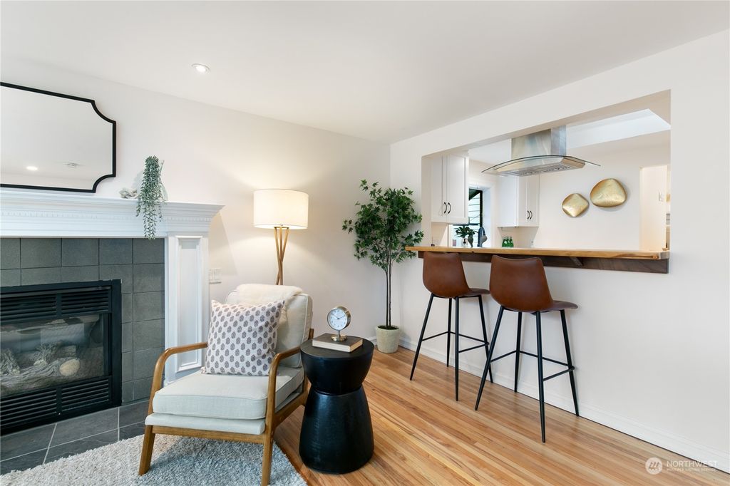 Photo of 14047 Wallingford Avenue N, Seattle, WA 98133 (MLS # 2312308)