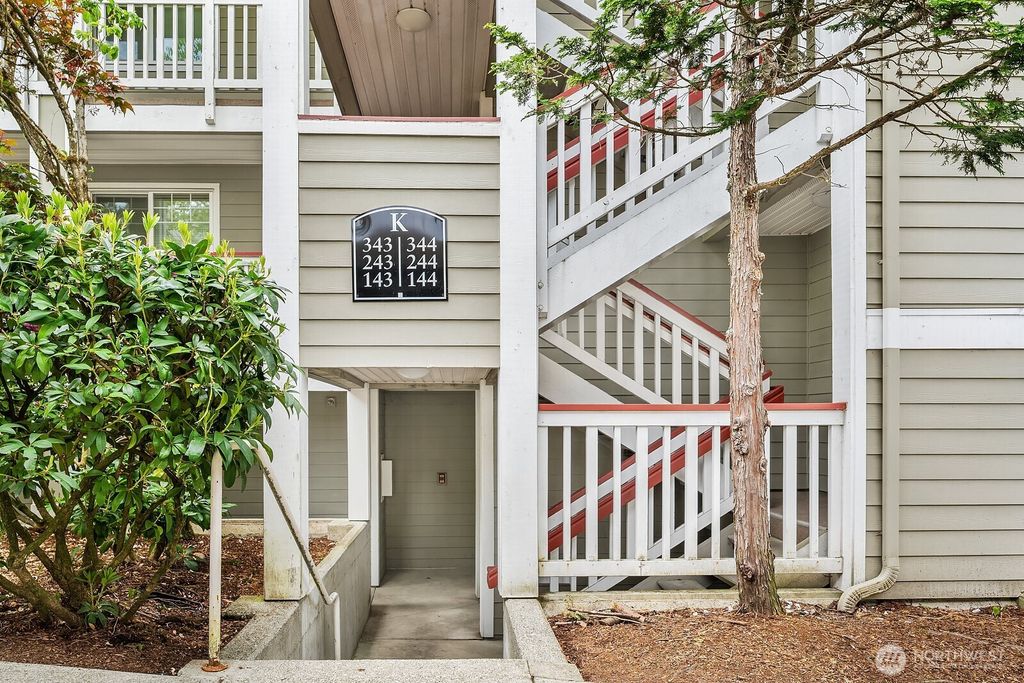 Photo of 18501 SE Newport Way #K344, Issaquah, WA 98027 (MLS # 2376760)