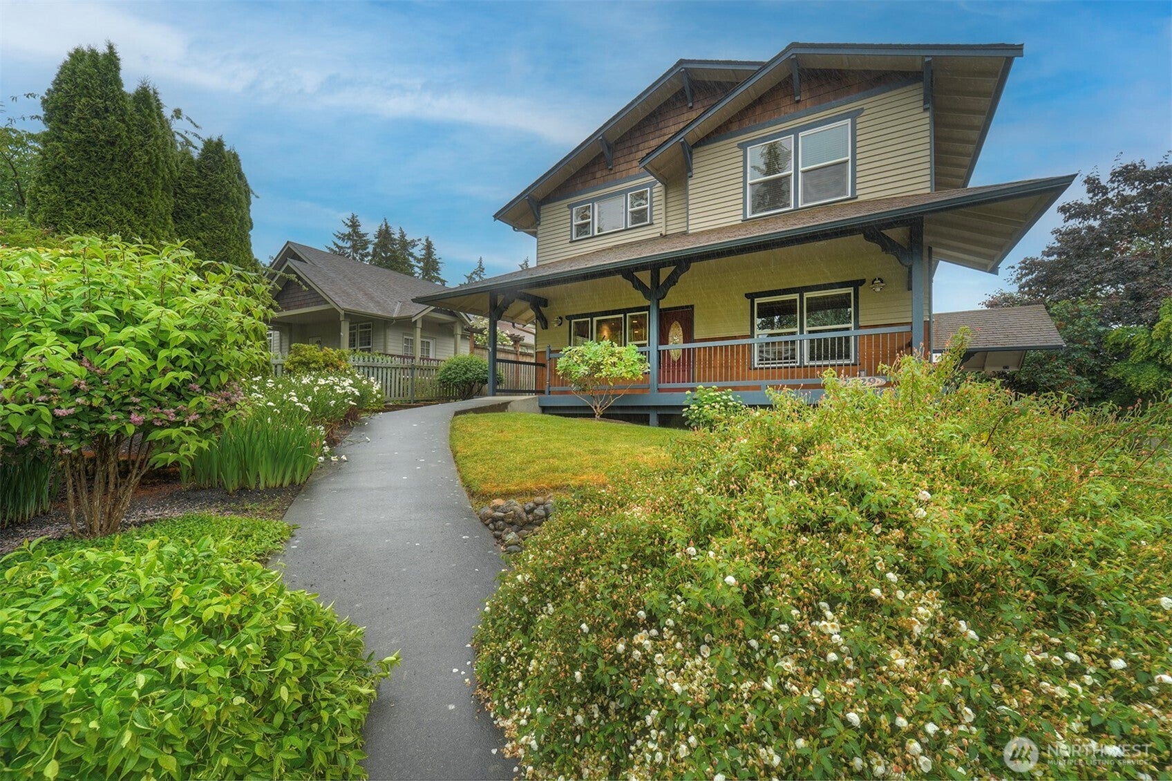 2329 NE Thistle Court