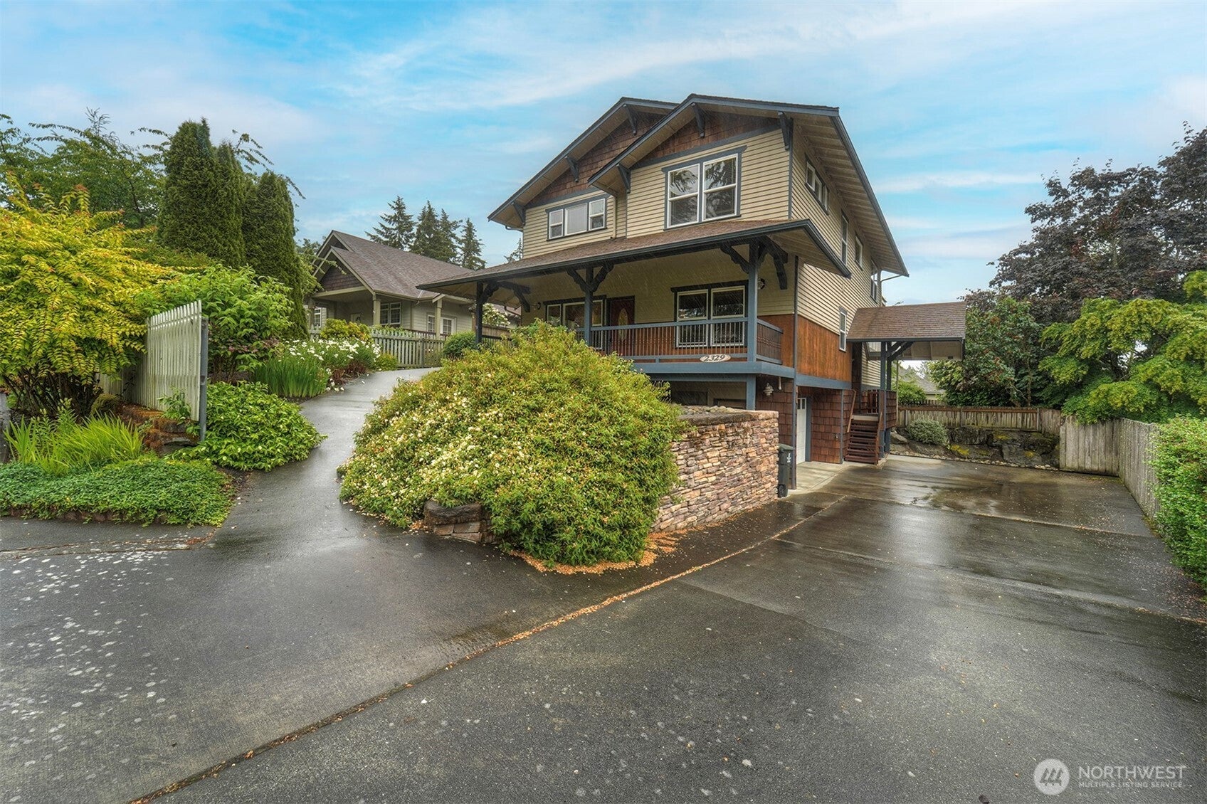 2329 NE Thistle Court