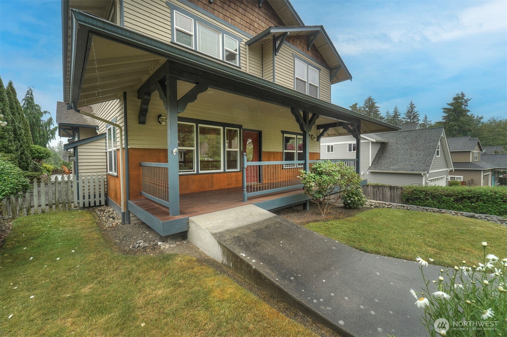 2329 NE Thistle Court