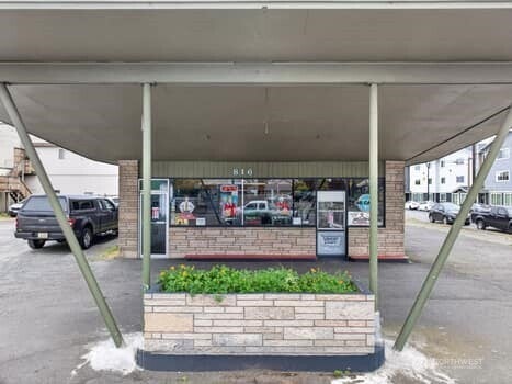 816 W Main Street