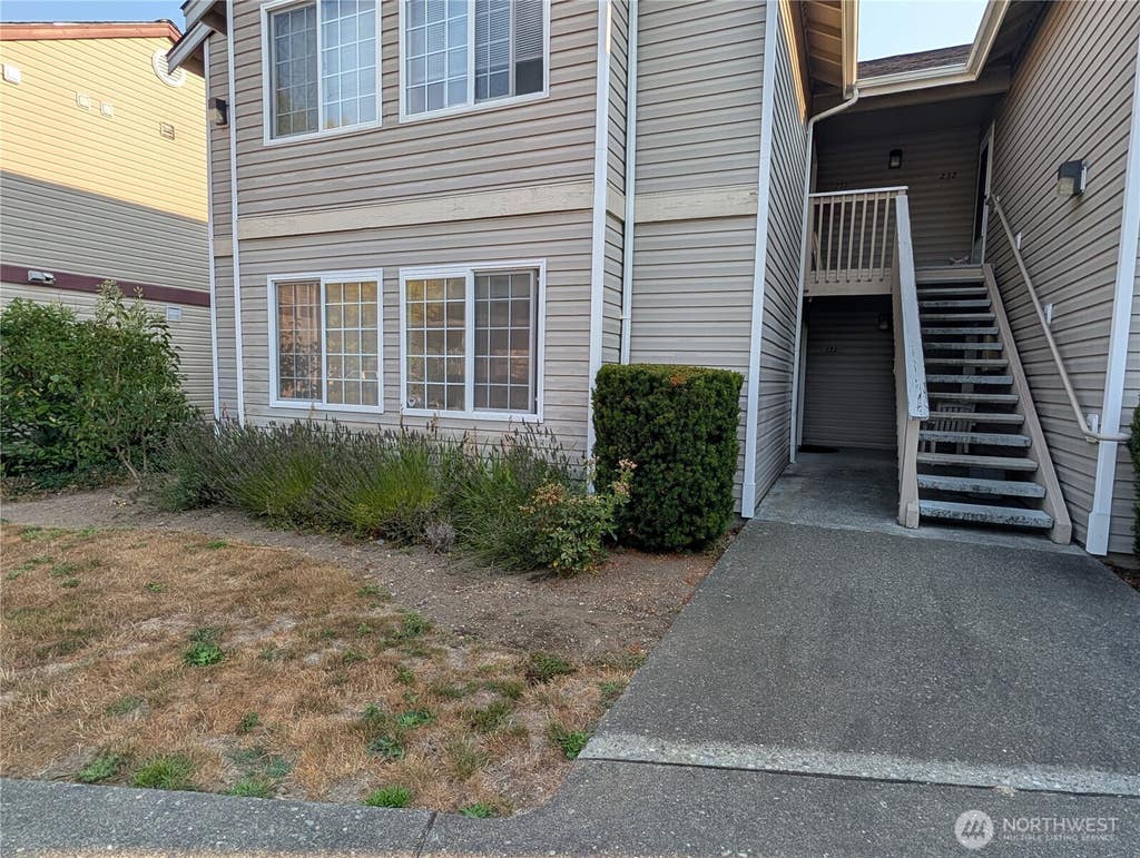 Photo of 643 W Horton Way #131, Bellingham, WA 98226 (MLS # 2574619)