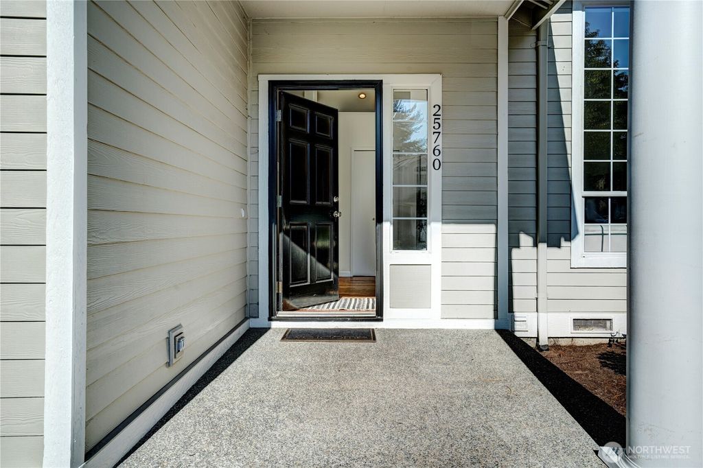 Photo of 25760 SE 40th Street, Sammamish, WA 98029 (MLS # 2435126)