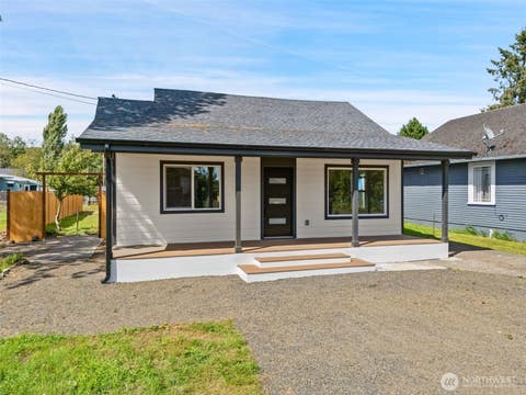 Photo of 218 E King St ST, Aberdeen, WA 98520 (MLS # 2562320)