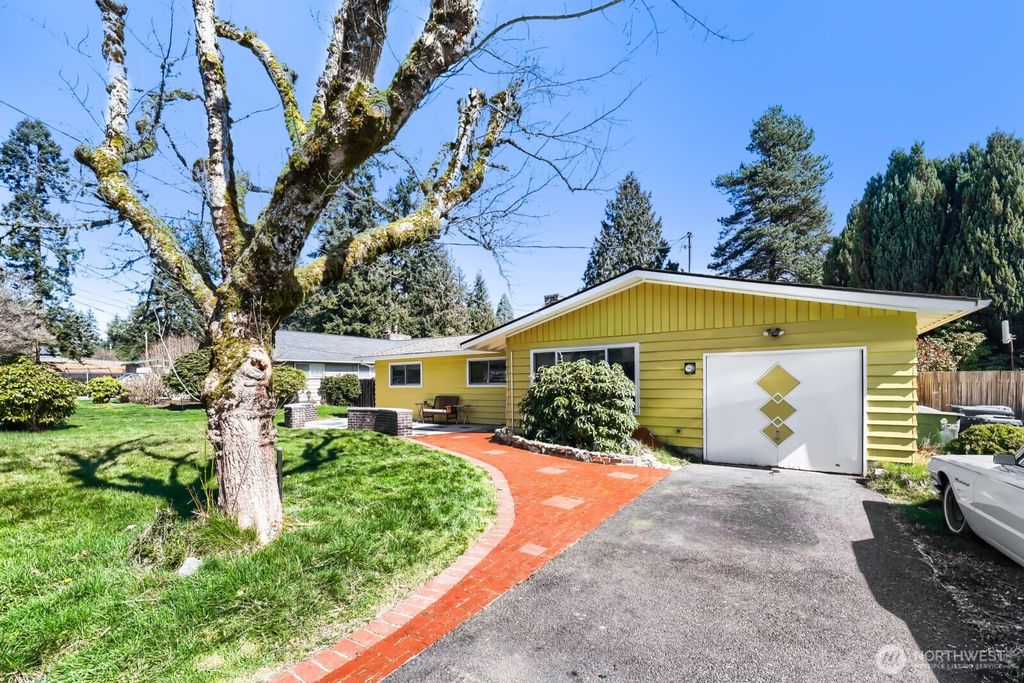 Photo of 24119 78th Place W, Edmonds, WA 98026 (MLS # 2495723)