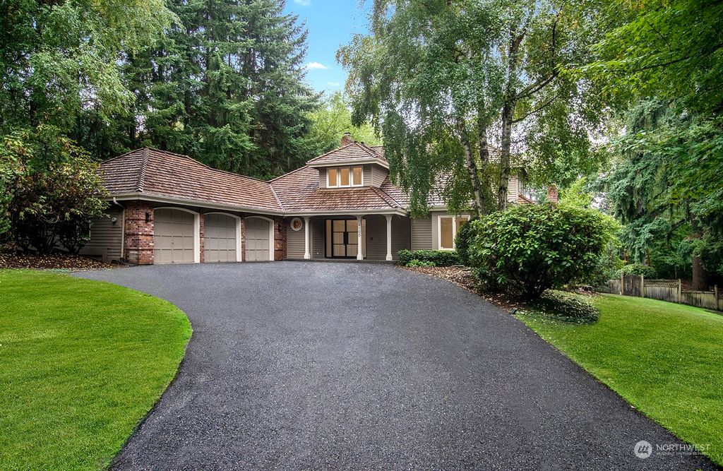 Photo of 4100 118th Avenue NE, Kirkland, WA 98033 (MLS # 2176646)