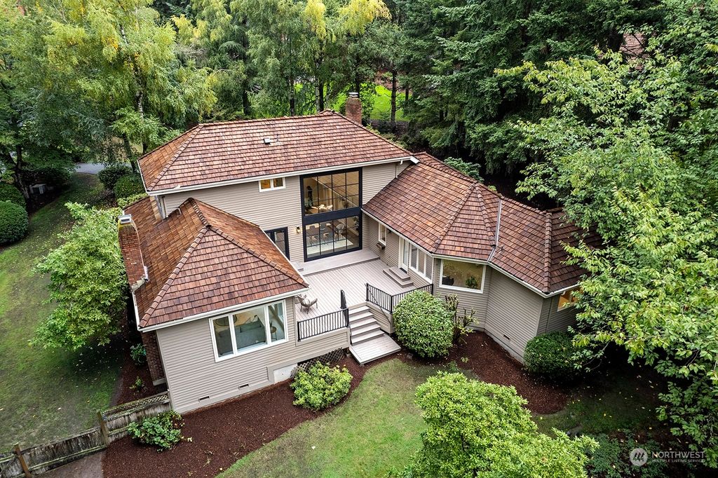 Photo of 4100 118th Avenue NE, Kirkland, WA 98033 (MLS # 2176646)