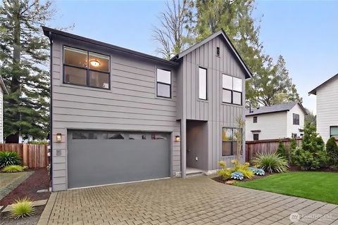 Photo of 12332 38th Avenue NE, Seattle, WA 98125 (MLS # 2498049)