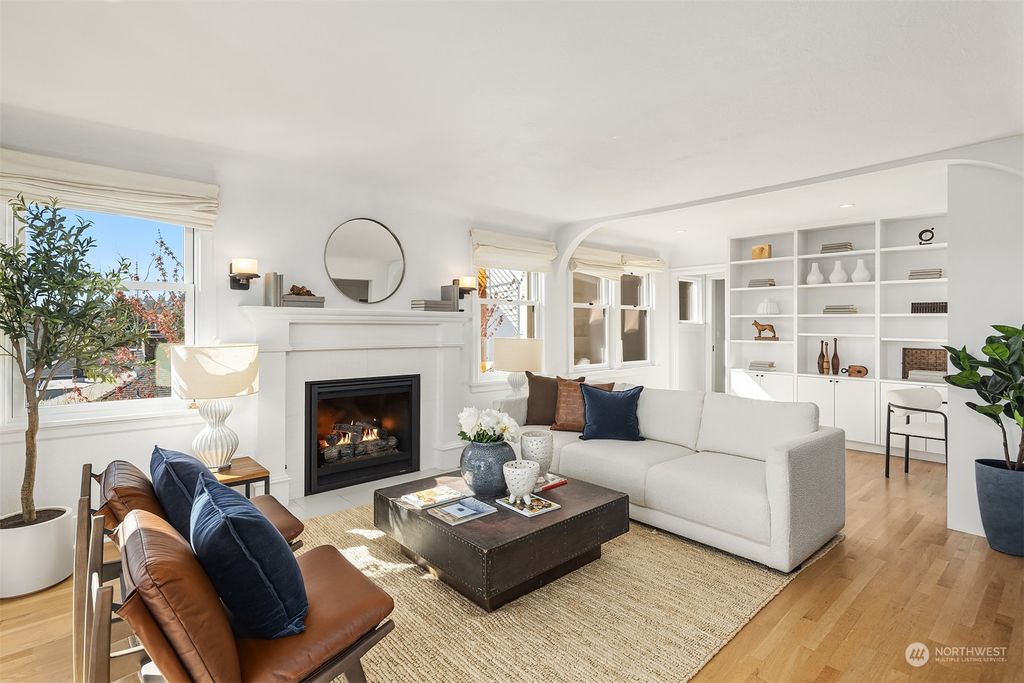 Photo of 419 35th Avenue S, Seattle, WA 98144 (MLS # 2201112)