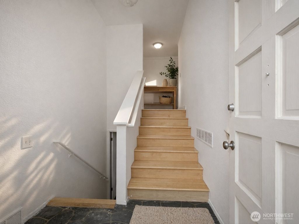 Photo of 4848 S 170th Street, SeaTac, WA 98188 (MLS # 2476434)