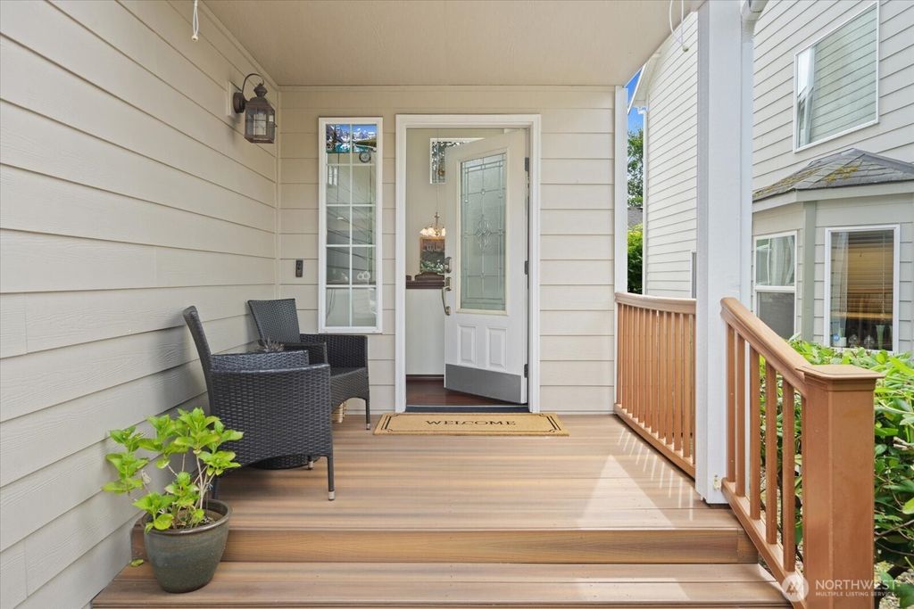 Photo of 862 Ilwaco Place NE, Renton, WA 98059 (MLS # 2390594)