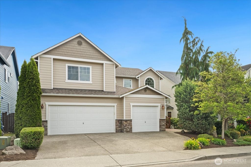Photo of 862 Ilwaco Place NE, Renton, WA 98059 (MLS # 2390594)