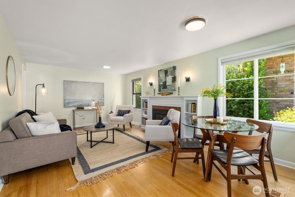 Photo of 4025 NE 58th Street, Seattle, WA 98105 (MLS # 2434861)
