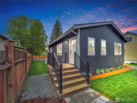 7822 Beverly Boulevard Unit B, Everett, WA 98203 - MLS#: 2368595