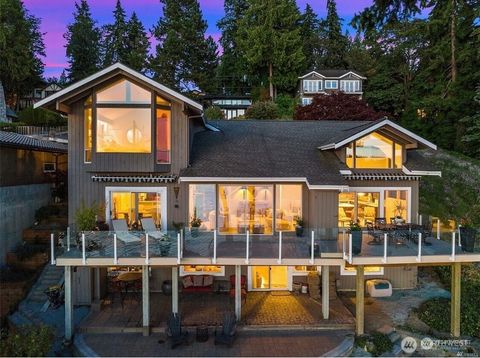 Photo of 16035 Inglewood Road NE, Kenmore, WA 98028 (MLS # 2516758)
