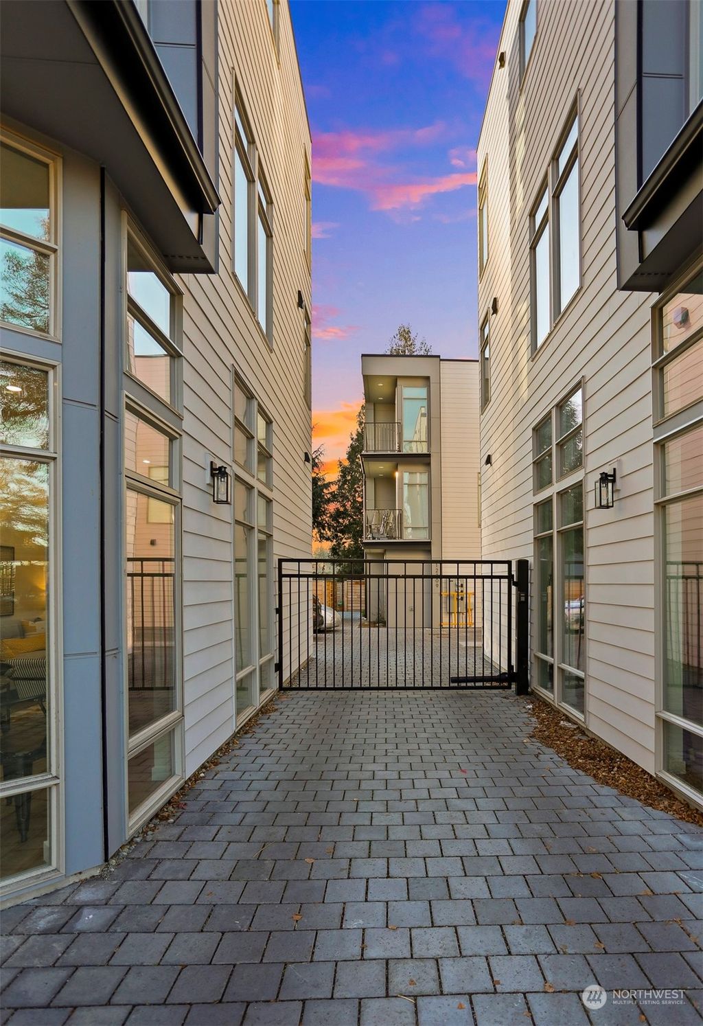 Photo of 12307 15th Avenue NE, Seattle, WA 98125 (MLS # 2196213)